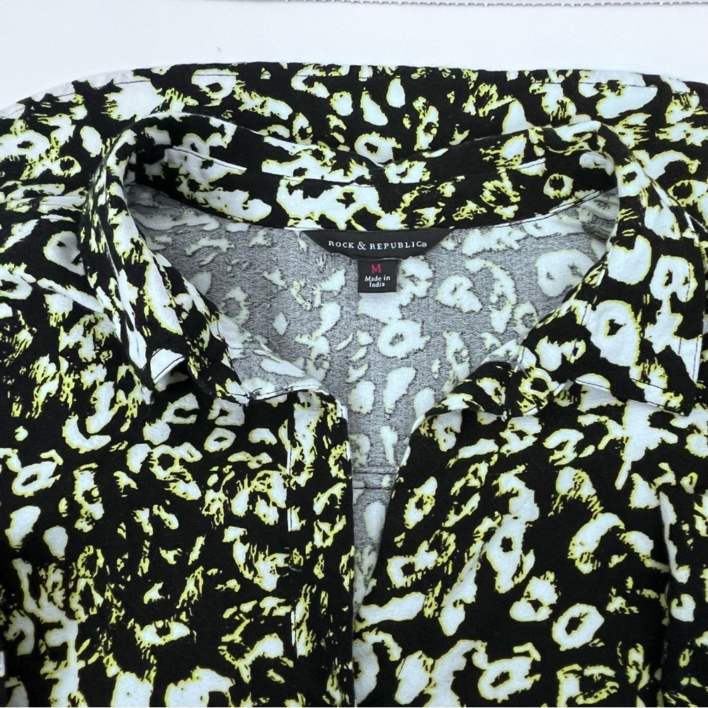 Rock & Republic Women's Button Down Blouse in Neon Animal Print Size M; Colorful - Picture 7 of 12